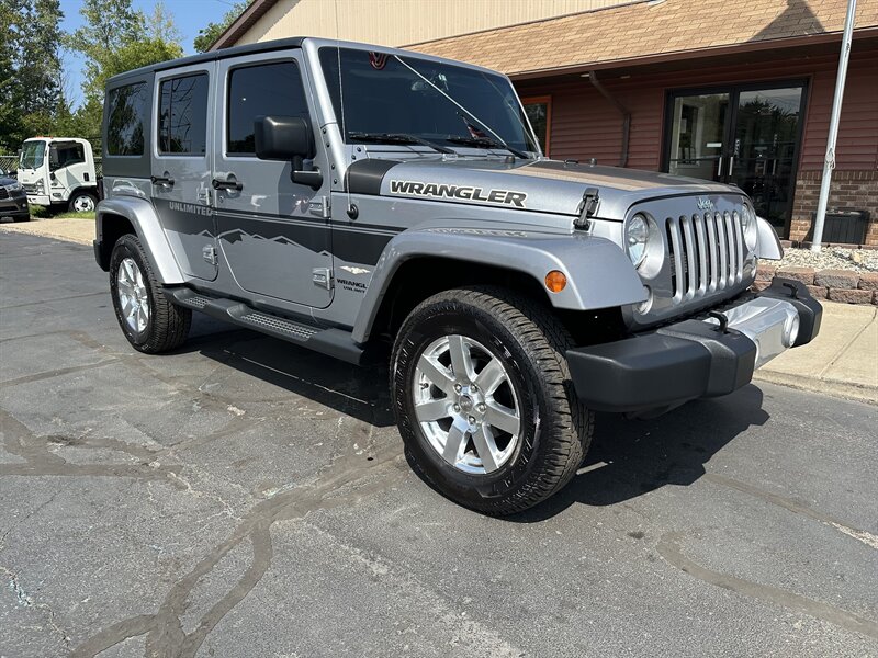 2015 Jeep Wrangler Unlimited Sahara  4X4 - Photo 1 - Flushing, MI 48433