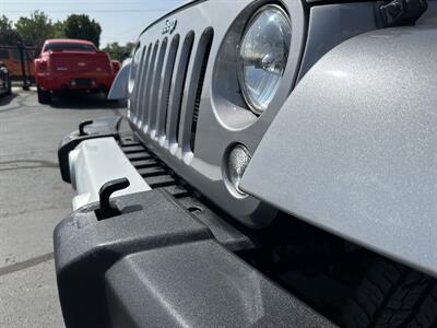 2015 Jeep Wrangler Unlimited Sahara  4X4 - Photo 30 - Flushing, MI 48433