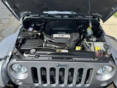 2015 Jeep Wrangler Unlimited Sahara  4X4 - Photo 28 - Flushing, MI 48433