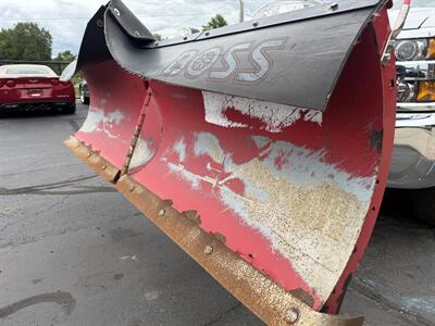 2017 Chevrolet Silverado 2500 HD 4WD  BOSS V Plow & Lift Gate - Photo 30 - Flushing, MI 48433