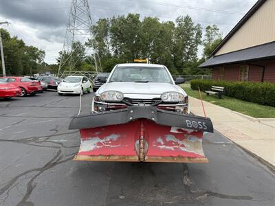 2017 Chevrolet Silverado 2500 HD 4WD  BOSS V Plow & Lift Gate - Photo 2 - Flushing, MI 48433