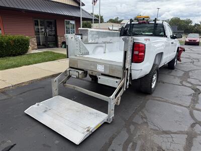 2017 Chevrolet Silverado 2500 HD 4WD  BOSS V Plow & Lift Gate - Photo 25 - Flushing, MI 48433