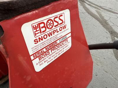 2017 Chevrolet Silverado 2500 HD 4WD  BOSS V Plow & Lift Gate - Photo 28 - Flushing, MI 48433