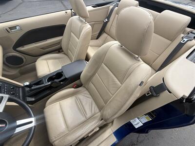 2008 Ford Mustang V6 Convertible  Premium 5-Speed - Photo 18 - Flushing, MI 48433