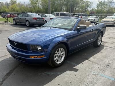 2008 Ford Mustang V6 Convertible  Premium 5-Speed - Photo 3 - Flushing, MI 48433
