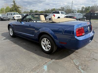 2008 Ford Mustang V6 Convertible  Premium 5-Speed - Photo 11 - Flushing, MI 48433