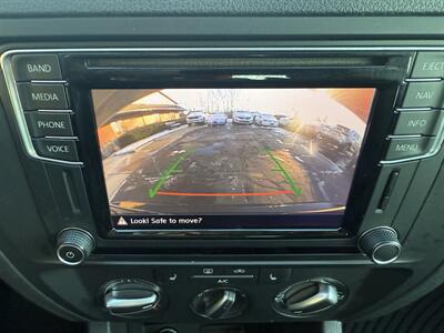 2017 Volkswagen Jetta 1.4T SE  5-Speed Manual - Photo 15 - Flushing, MI 48433