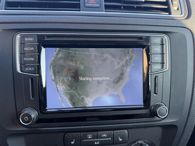 2017 Volkswagen Jetta 1.4T SE  5-Speed Manual - Photo 11 - Flushing, MI 48433