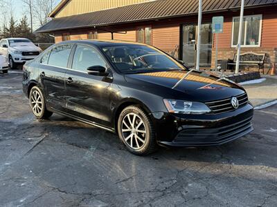 2017 Volkswagen Jetta 1.4T SE  5-Speed Manual Sedan