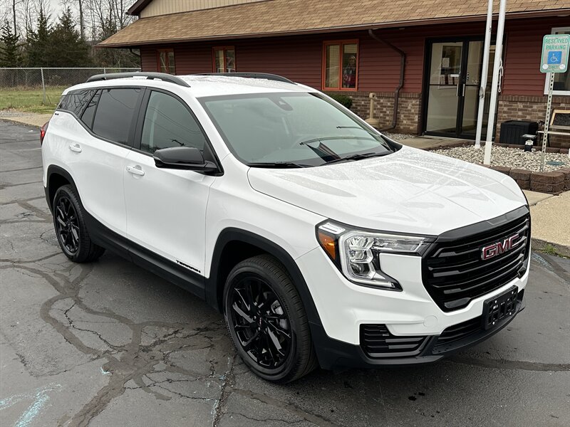 2024 GMC Terrain SLE  AWD - Photo 1 - Flushing, MI 48433