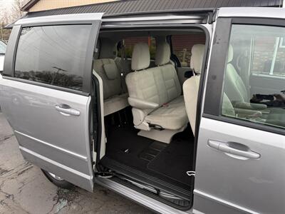 2017 Dodge Grand Caravan SE   - Photo 25 - Flushing, MI 48433