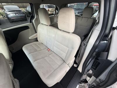 2017 Dodge Grand Caravan SE   - Photo 17 - Flushing, MI 48433