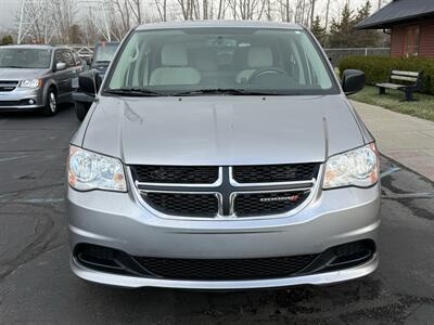 2017 Dodge Grand Caravan SE   - Photo 2 - Flushing, MI 48433