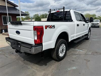 2019 Ford F-250 Super Duty XLT  Crew Cab 4X4 - Photo 8 - Flushing, MI 48433