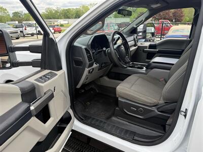 2019 Ford F-250 Super Duty XLT  Crew Cab 4X4 - Photo 9 - Flushing, MI 48433