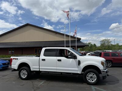 2019 Ford F-250 Super Duty XLT  Crew Cab 4X4 - Photo 4 - Flushing, MI 48433