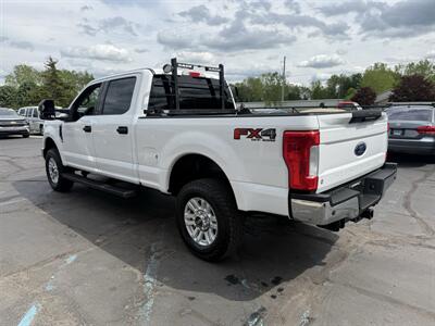 2019 Ford F-250 Super Duty XLT  Crew Cab 4X4 - Photo 5 - Flushing, MI 48433
