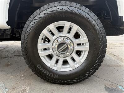 2019 Ford F-250 Super Duty XLT  Crew Cab 4X4 - Photo 10 - Flushing, MI 48433