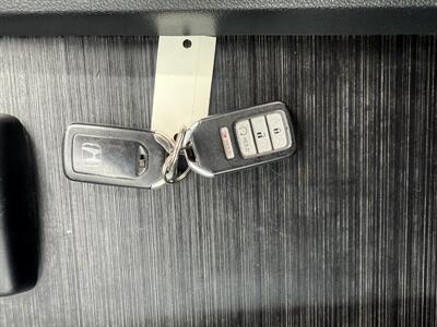 2017 Honda Ridgeline RTL  4X2 - Photo 32 - Flushing, MI 48433