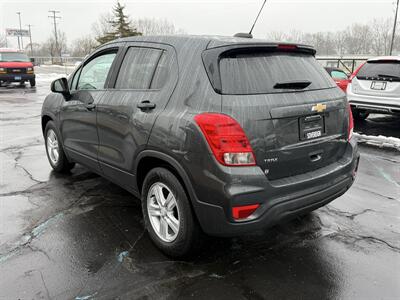 2020 Chevrolet Trax LS FWD - Photo 7 - Flushing, MI 48433