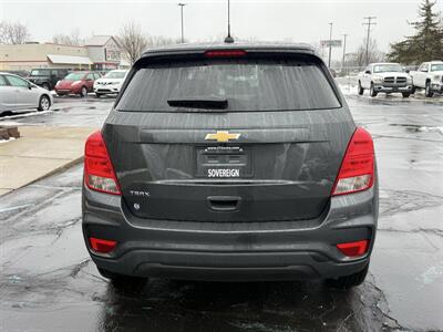 2020 Chevrolet Trax LS FWD - Photo 6 - Flushing, MI 48433
