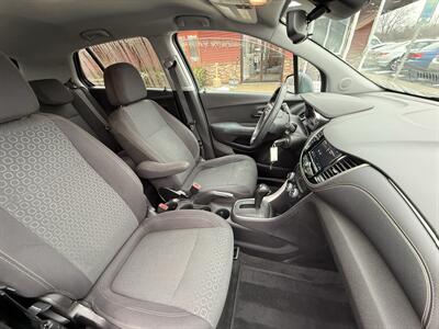 2020 Chevrolet Trax LS FWD - Photo 20 - Flushing, MI 48433