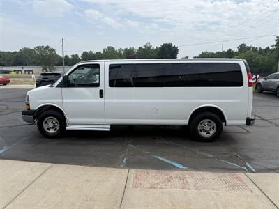 2015 Chevrolet Express LS 3500 15 Passenger - Photo 8 - Flushing, MI 48433
