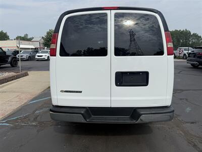 2015 Chevrolet Express LS 3500 15 Passenger - Photo 6 - Flushing, MI 48433