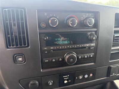 2015 Chevrolet Express LS 3500 15 Passenger - Photo 11 - Flushing, MI 48433