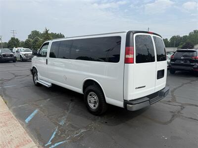 2015 Chevrolet Express LS 3500 15 Passenger - Photo 5 - Flushing, MI 48433