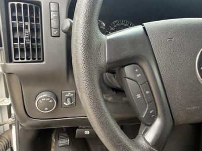 2015 Chevrolet Express LS 3500 15 Passenger - Photo 13 - Flushing, MI 48433