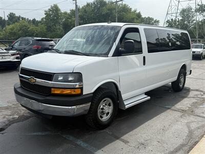 2015 Chevrolet Express LS 3500 15 Passenger - Photo 2 - Flushing, MI 48433