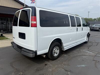 2015 Chevrolet Express LS 3500 15 Passenger - Photo 7 - Flushing, MI 48433