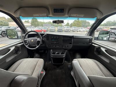 2015 Chevrolet Express LS 3500 15 Passenger - Photo 23 - Flushing, MI 48433