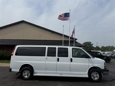 2015 Chevrolet Express LS 3500 15 Passenger - Photo 4 - Flushing, MI 48433
