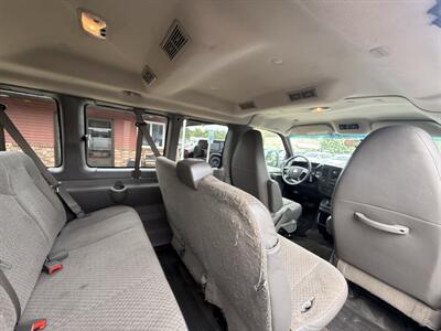 2015 Chevrolet Express LS 3500 15 Passenger - Photo 19 - Flushing, MI 48433