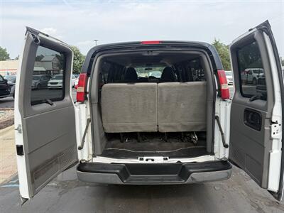 2015 Chevrolet Express LS 3500 15 Passenger - Photo 17 - Flushing, MI 48433