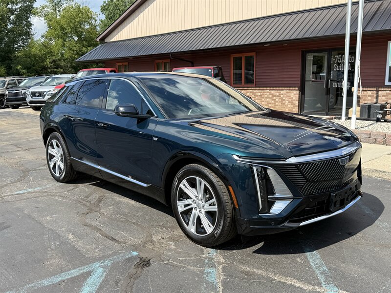 2024 Cadillac LYRIQ Tech  