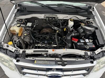 2008 Ford Escape XLS  4WD - Photo 28 - Flushing, MI 48433