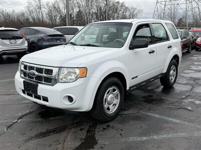 2008 Ford Escape XLS  4WD - Photo 3 - Flushing, MI 48433