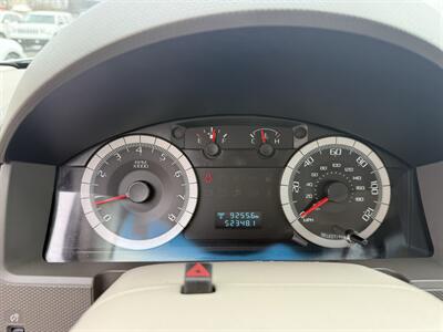 2008 Ford Escape XLS  4WD - Photo 10 - Flushing, MI 48433