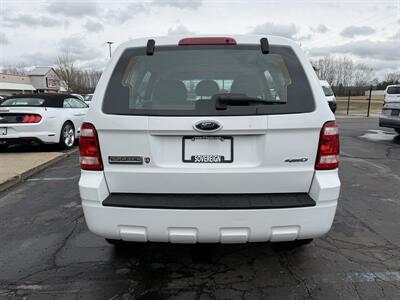 2008 Ford Escape XLS  4WD - Photo 6 - Flushing, MI 48433