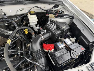 2008 Ford Escape XLS  4WD - Photo 30 - Flushing, MI 48433