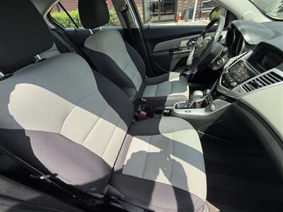 2014 Chevrolet Cruze LS Auto   - Photo 15 - Flushing, MI 48433