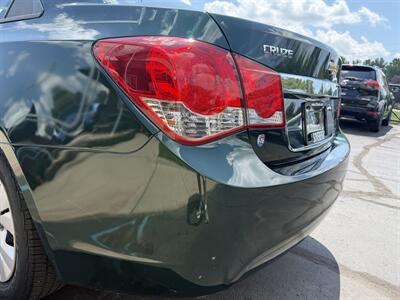 2014 Chevrolet Cruze LS Auto   - Photo 13 - Flushing, MI 48433
