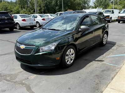 2014 Chevrolet Cruze LS Auto   - Photo 3 - Flushing, MI 48433