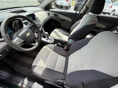 2014 Chevrolet Cruze LS Auto   - Photo 11 - Flushing, MI 48433