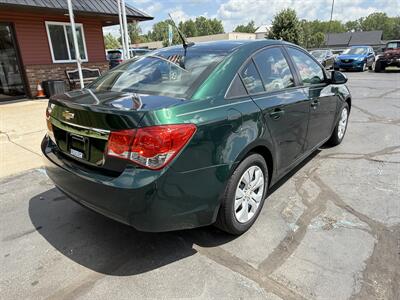 2014 Chevrolet Cruze LS Auto   - Photo 8 - Flushing, MI 48433