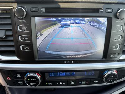 2014 Toyota Highlander XLE  AWD - Photo 15 - Flushing, MI 48433