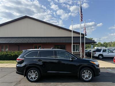2014 Toyota Highlander XLE  AWD - Photo 4 - Flushing, MI 48433